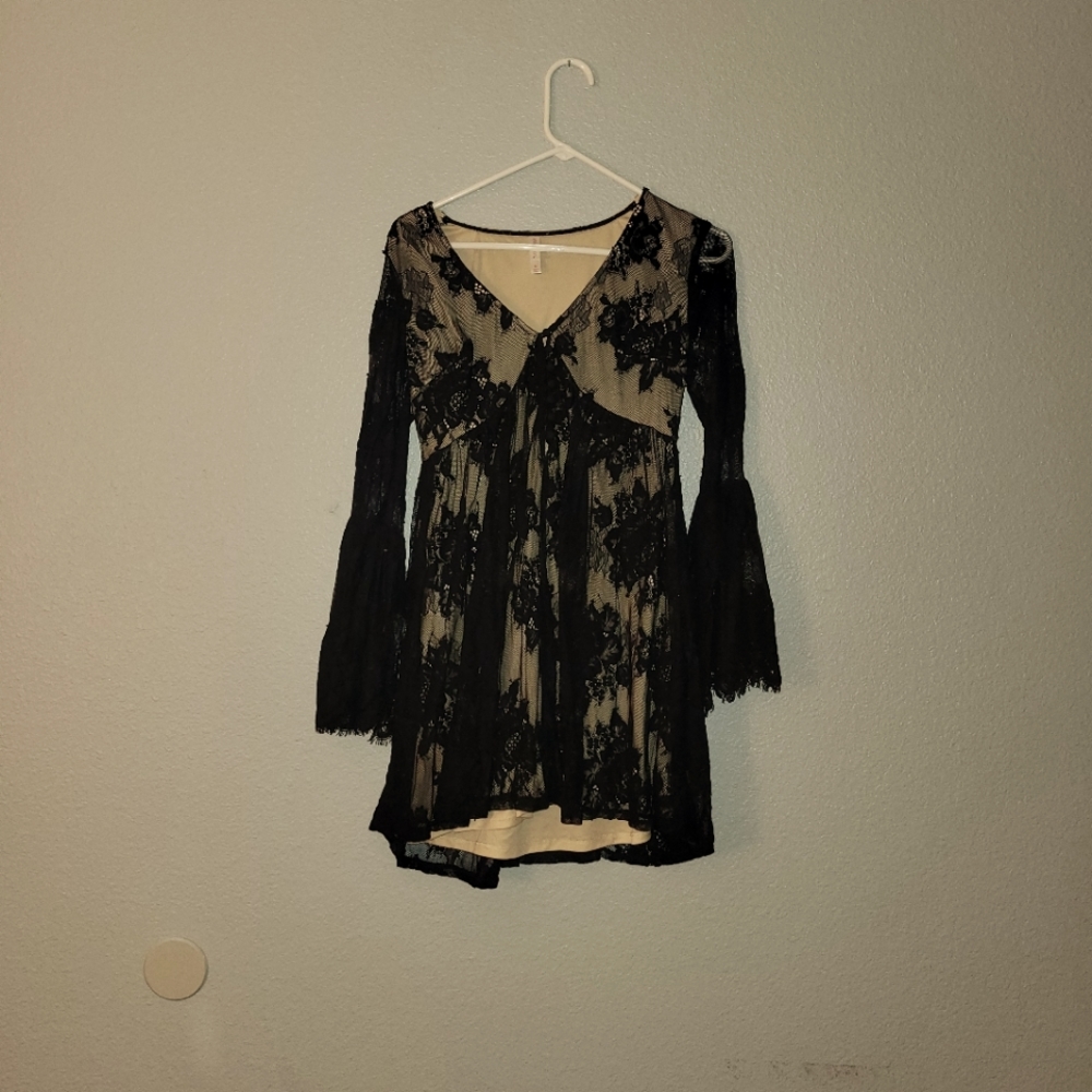 Xhiliration size M black lace mini dress